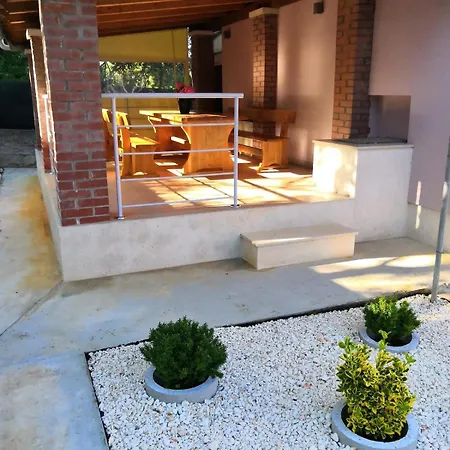House Intacta