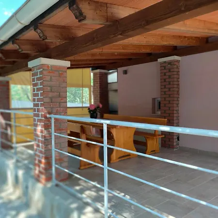 House Intacta בית נופש פולה