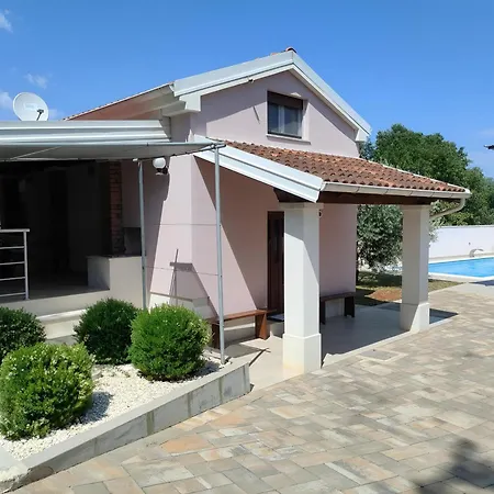 House Intacta בית נופש