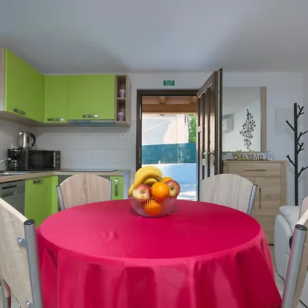 בית נופש House Intacta *